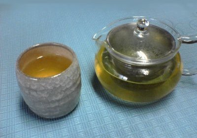 japanese green tea poured